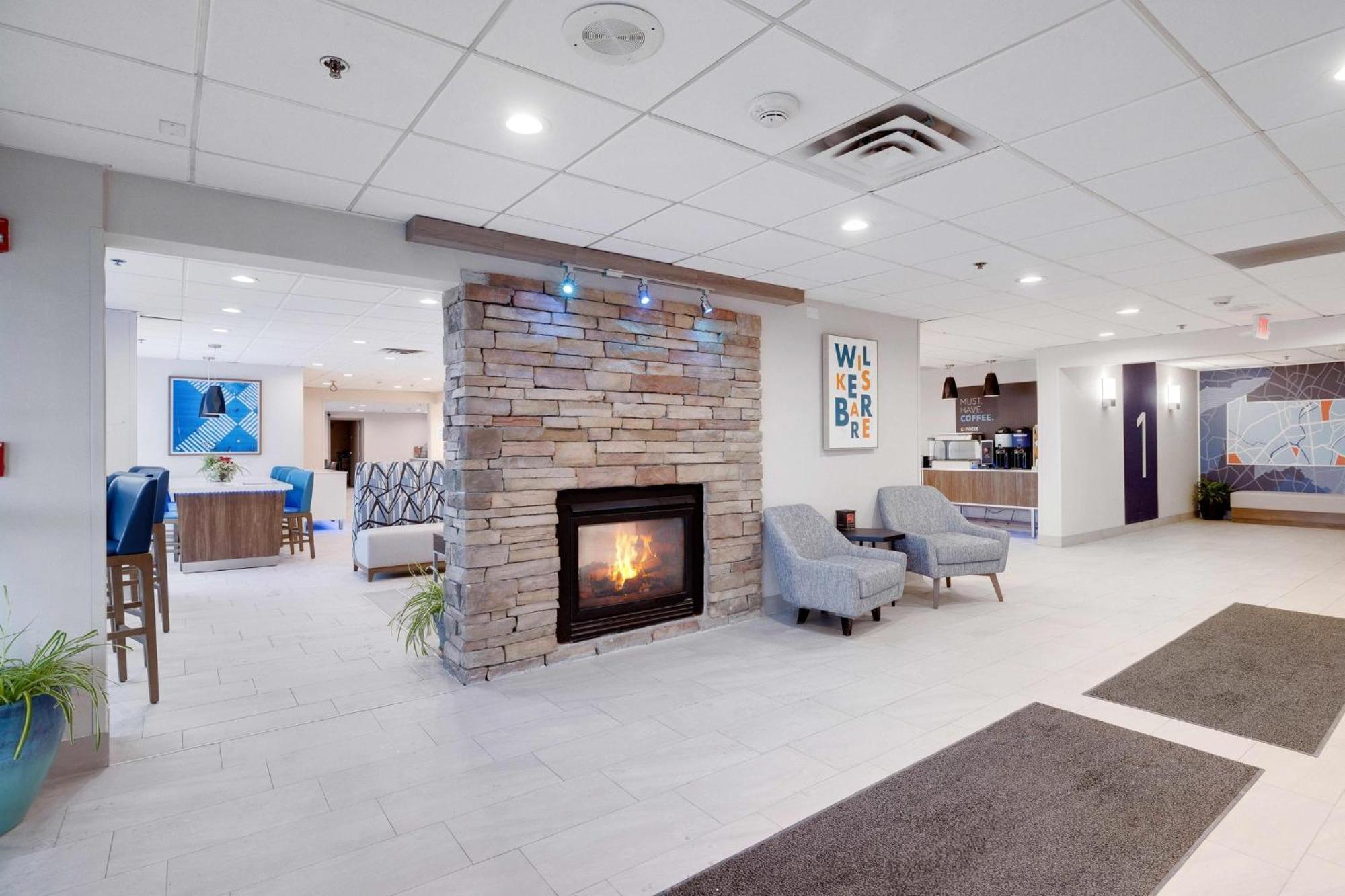 Holiday Inn Express Wilkes Barre East By Ihg מראה חיצוני תמונה
